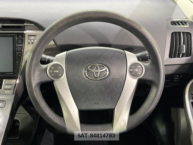 Toyota PRIUS 2015-03 6673208-10