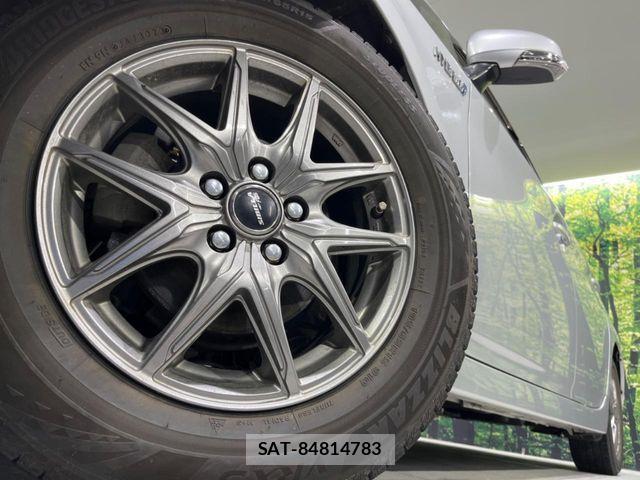 Toyota PRIUS 2015-03 6673208-12
