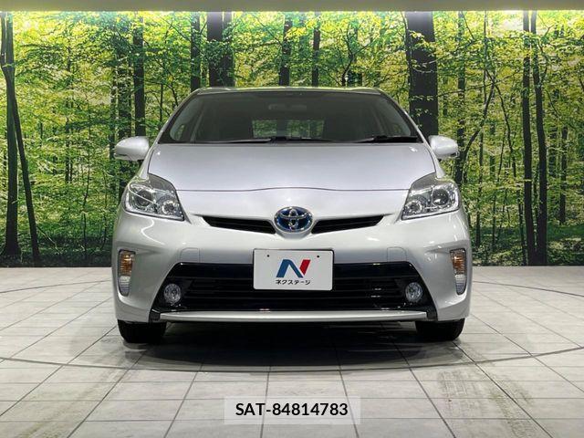 Toyota PRIUS 2015-03 6673208-13