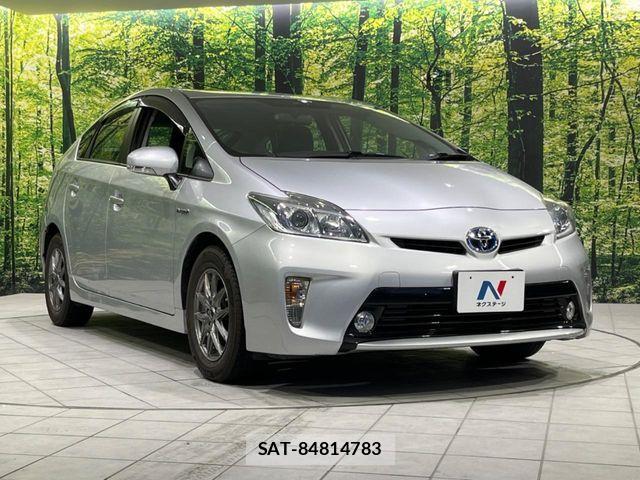 Toyota PRIUS 2015-03 6673208-15