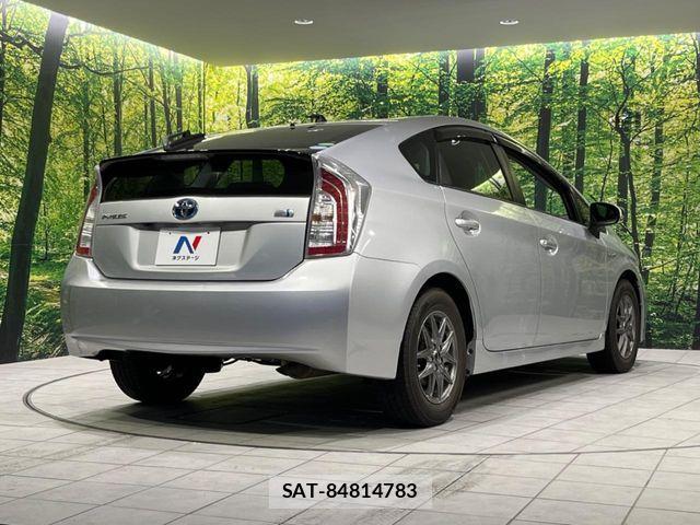 Toyota PRIUS 2015-03 6673208-16