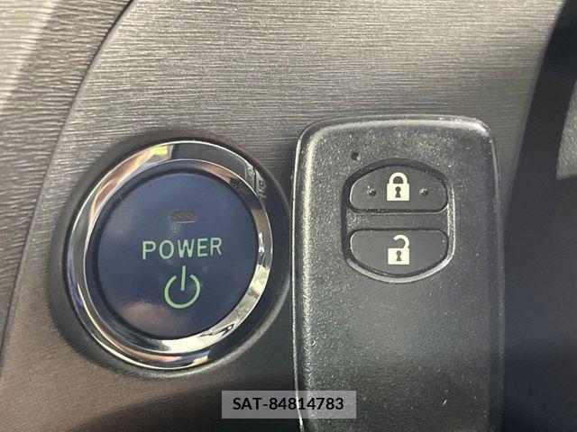 Toyota PRIUS 2015-03 6673208-4