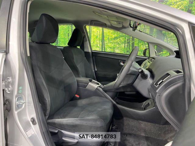 Toyota PRIUS 2015-03 6673208-7