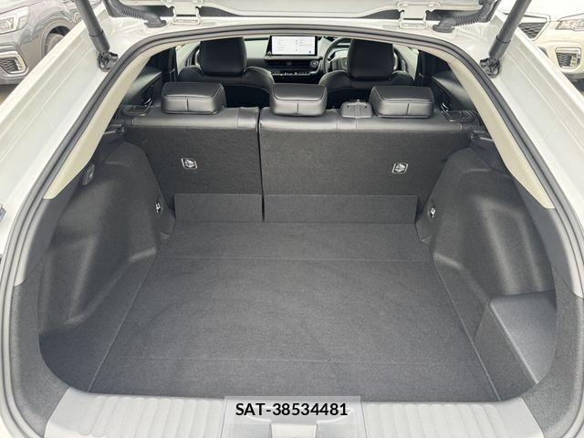 Toyota PRIUS 2023-06 6673159-25
