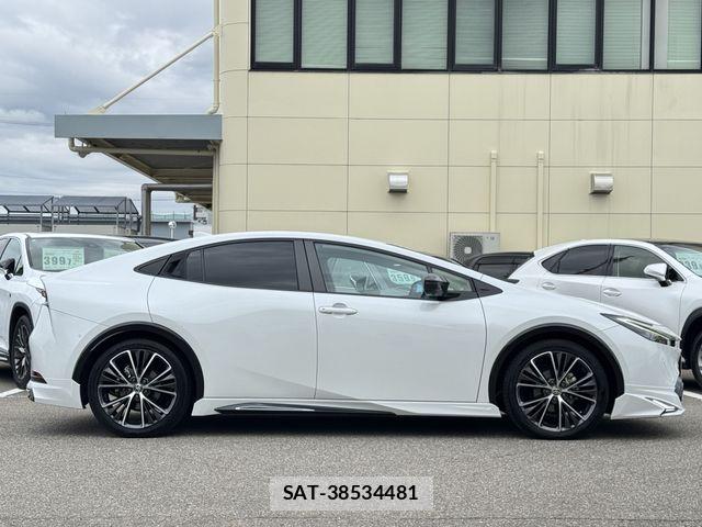 Toyota PRIUS 2023-06 6673159-4