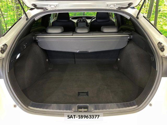 Toyota PRIUS 2016-06 6673199-15