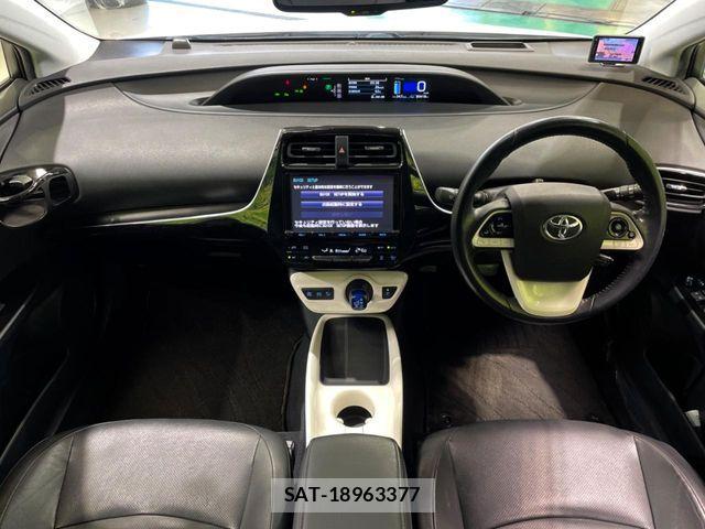 Toyota PRIUS 2016-06 6673199-1