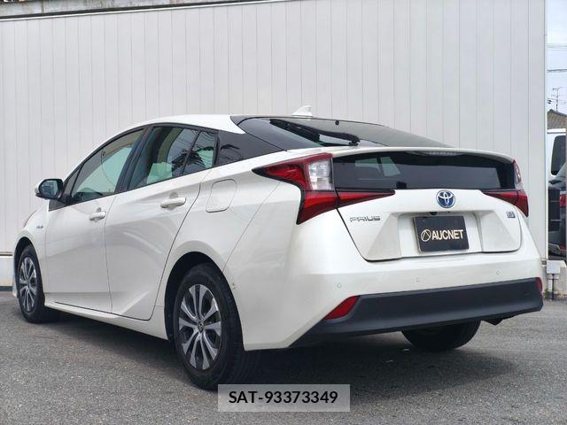 Toyota PRIUS 2019-11 6673180-2