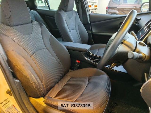 Toyota PRIUS 2019-11 6673180-3
