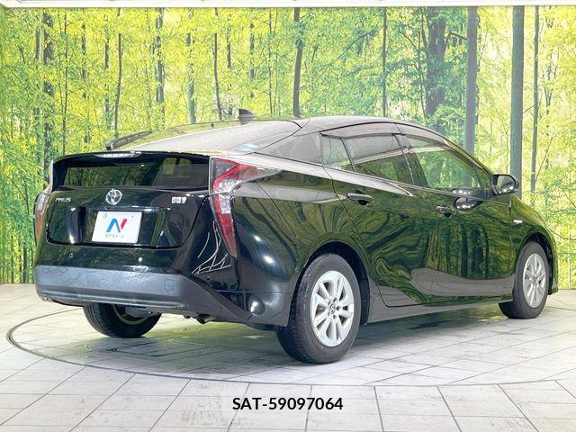 Toyota PRIUS 2018-01 6673192-16