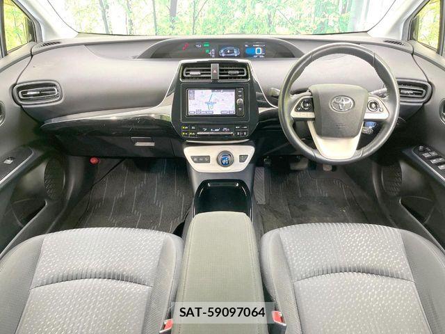 Toyota PRIUS 2018-01 6673192-1