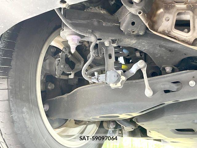 Toyota PRIUS 2018-01 6673192-19
