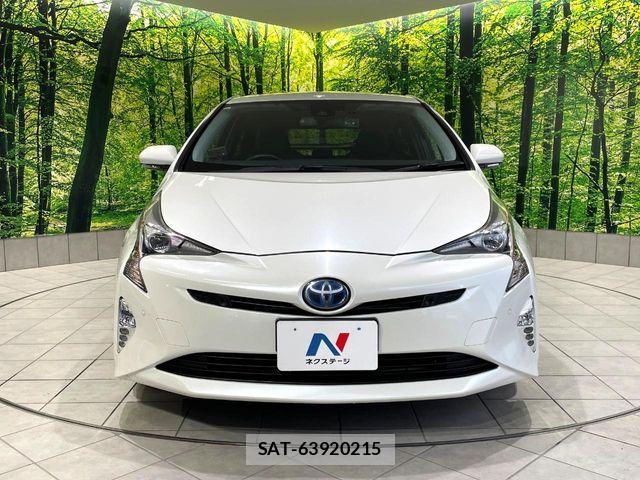 Toyota PRIUS 2017-10 6673196-13