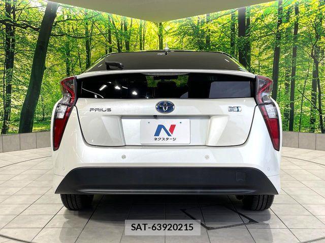 Toyota PRIUS 2017-10 6673196-14