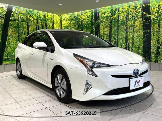 Toyota PRIUS 2017-10 6673196-15