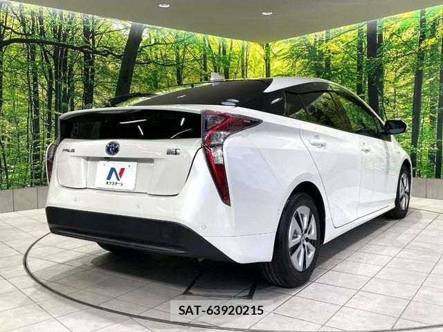Toyota PRIUS 2017-10 6673196-16