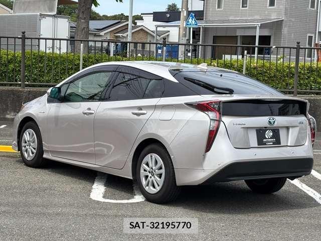 Toyota PRIUS 2017-12 6677546-9