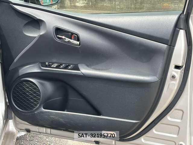 Toyota PRIUS 2017-12 6677546-12