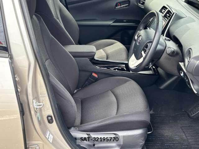 Toyota PRIUS 2017-12 6677546-13