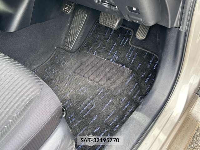 Toyota PRIUS 2017-12 6677546-16
