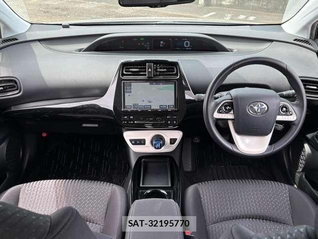 Toyota PRIUS 2017-12 6677546-1