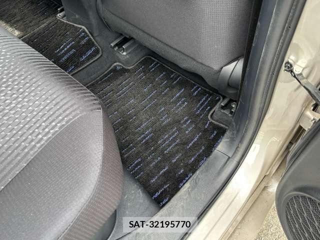 Toyota PRIUS 2017-12 6677546-22