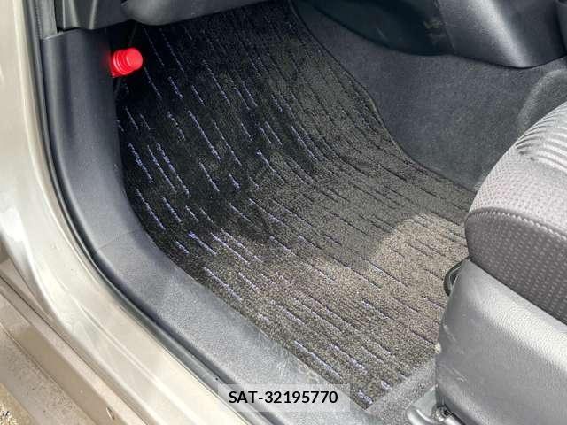 Toyota PRIUS 2017-12 6677546-28