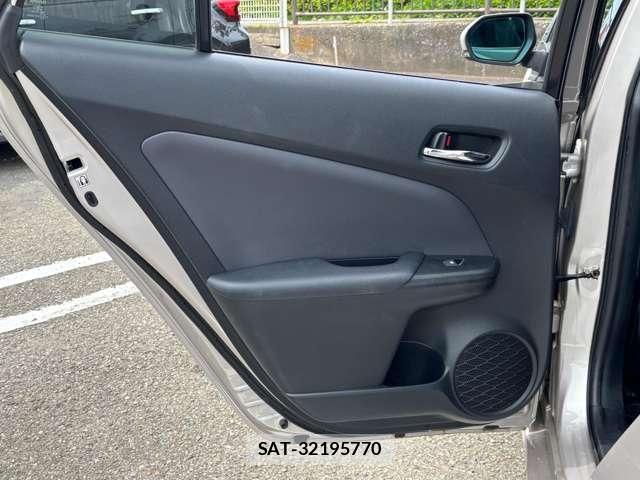 Toyota PRIUS 2017-12 6677546-29