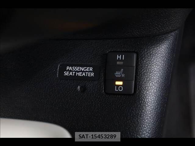 Toyota PRIUS 2015-12 6677533-15