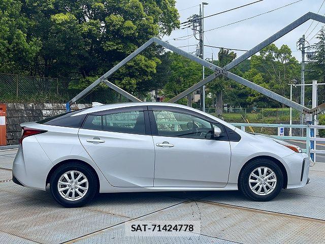Toyota PRIUS 2022-11 6677532-17