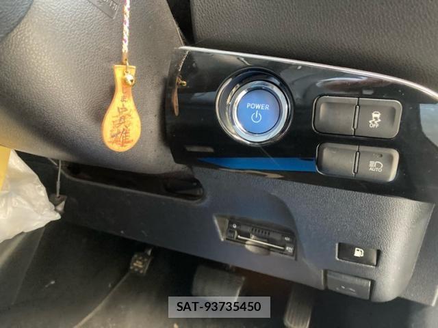 Toyota PRIUS 2018-07 6677565-15