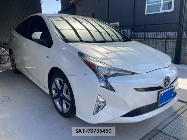 Toyota PRIUS 2018-07 6677565-1