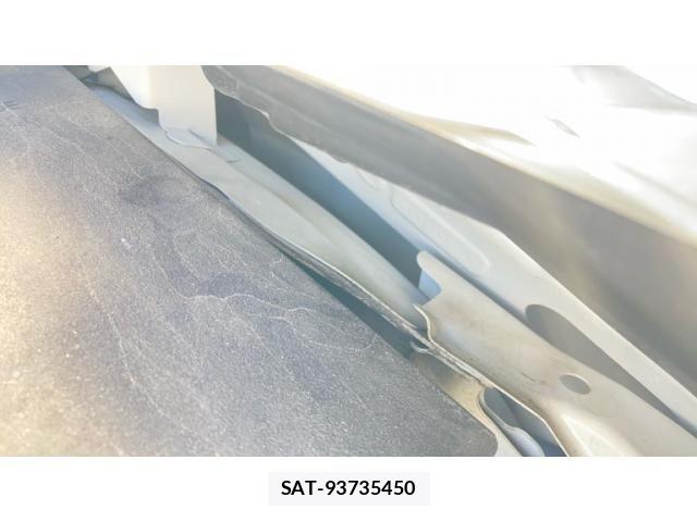Toyota PRIUS 2018-07 6677565-25