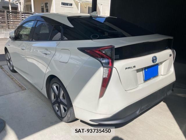 Toyota PRIUS 2018-07 6677565-2