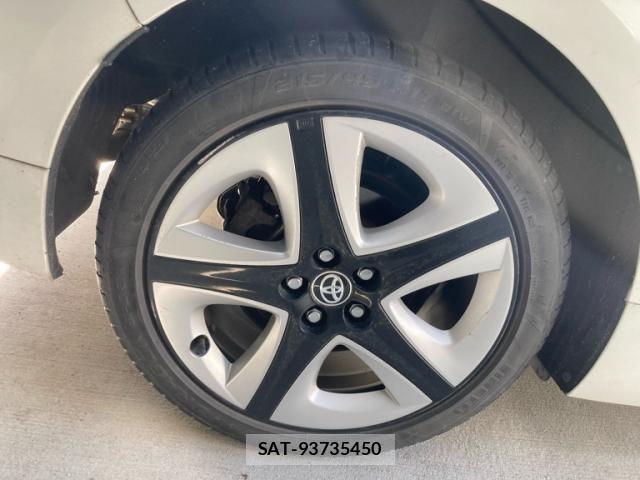 Toyota PRIUS 2018-07 6677565-5