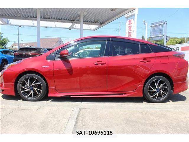 Toyota PRIUS 2018-03 6677556-9