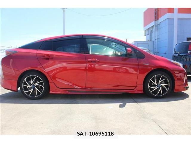 Toyota PRIUS 2018-03 6677556-13