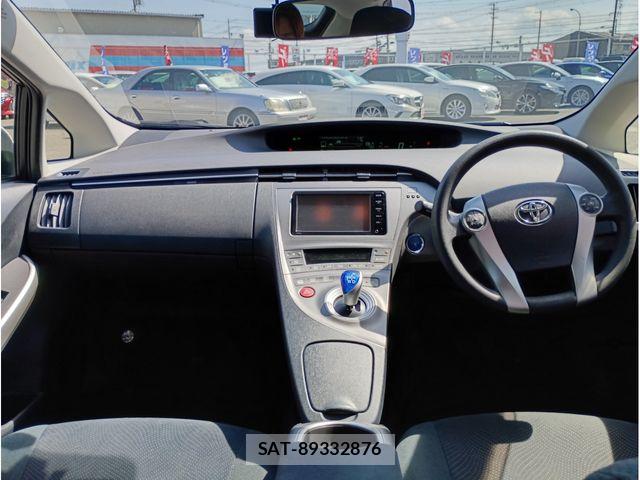 Toyota PRIUS 2015-12 6677566-9