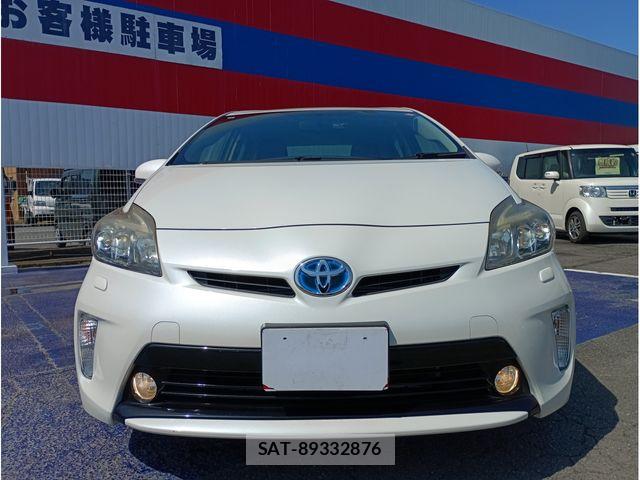 Toyota PRIUS 2015-12 6677566-1