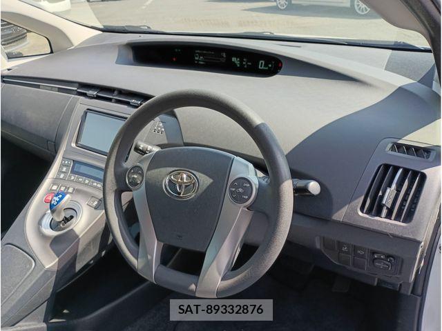 Toyota PRIUS 2015-12 6677566-8