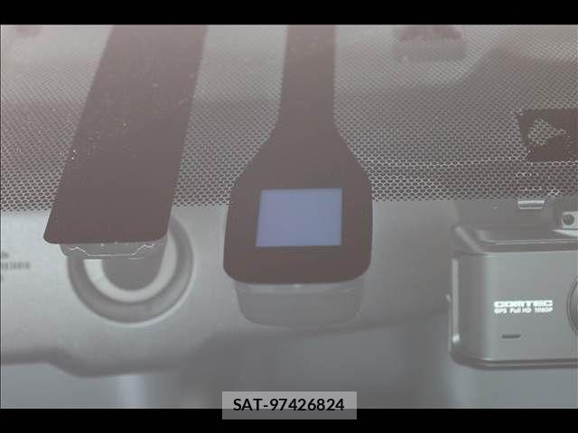Toyota PRIUS 2015-10 6677561-9