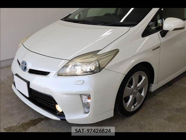 Toyota PRIUS 2015-10 6677561-12