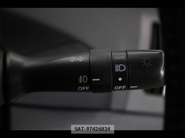 Toyota PRIUS 2015-10 6677561-15