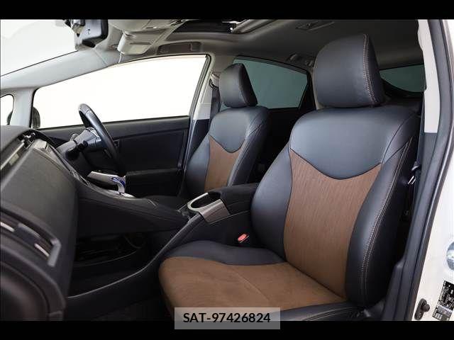 Toyota PRIUS 2015-10 6677561-17