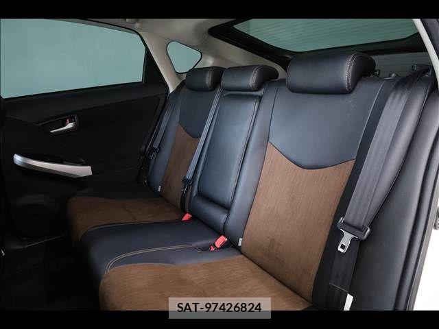 Toyota PRIUS 2015-10 6677561-18
