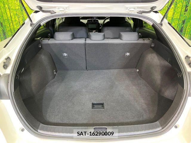 Toyota PRIUS 2018-04 6677555-10