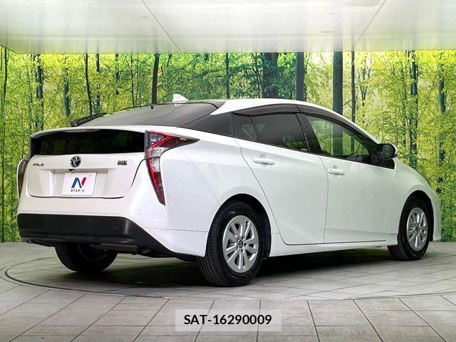 Toyota PRIUS 2018-04 6677555-16