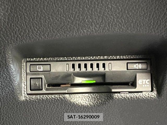 Toyota PRIUS 2018-04 6677555-5