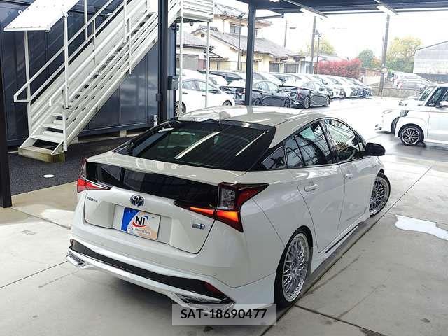 Toyota PRIUS 2019-12 6677537-7