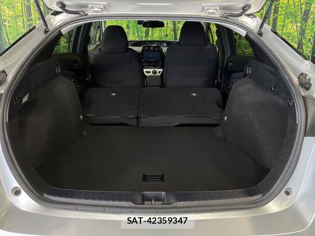 Toyota PRIUS 2018-05 6677545-10